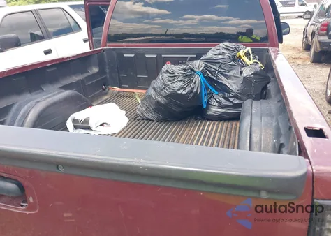 2000 Chevrolet Silverado 1500 Ls z USA, uszkodzony, nr VIN 1GCEC19T4YZ257539